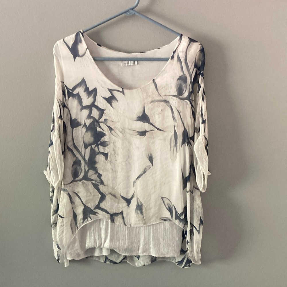 White and Navy top Made in Italy